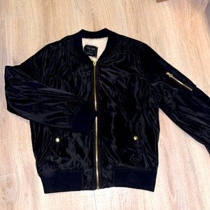 NWOT BLACK BOMBER JACKET WITH FAUX SHERPA LINING
